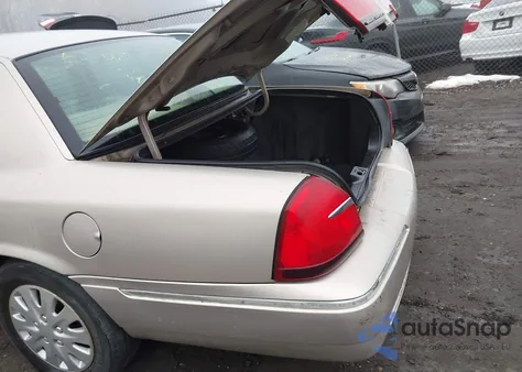 1998 Mercury Grand Marquis z USA, uszkodzony, nr VIN 2MEFM74W0WX670923